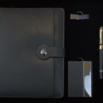 Coffret Agenda VIP en similicuir 16x22 cm et 3 Accessoires Complets Couleur au Choix